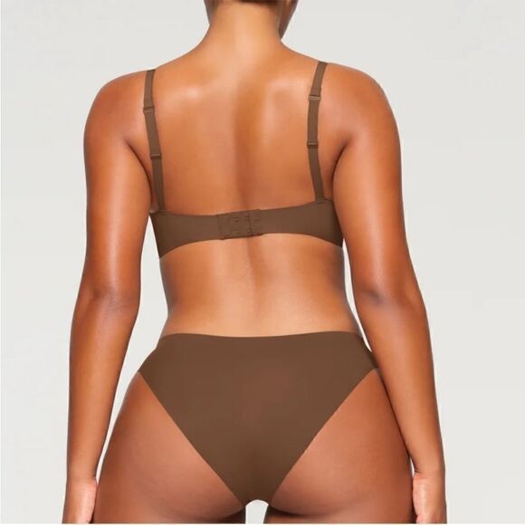 NWT Skims naked plunge bra XXS - Picture 2 of 6